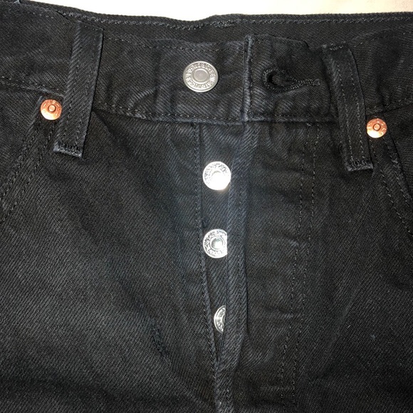 Levi’s High Waisted Jean Shorts - Picture 9 of 10